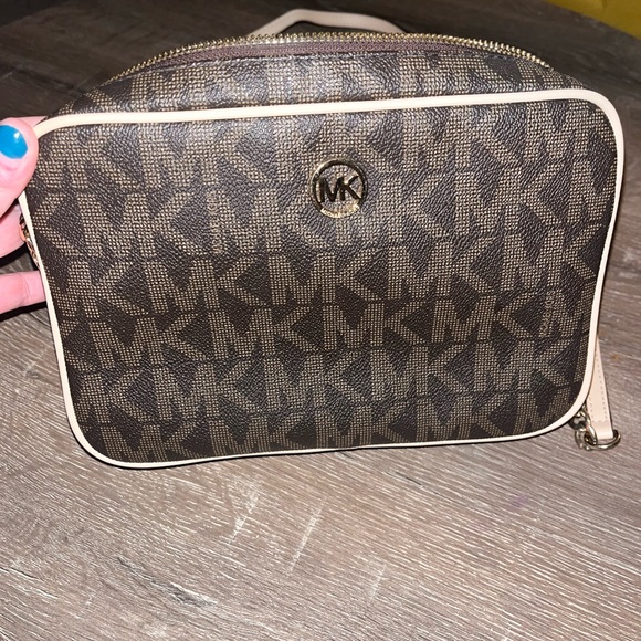 Michael Kors Jet Set Logo Crossbody - Picture 2 of 7